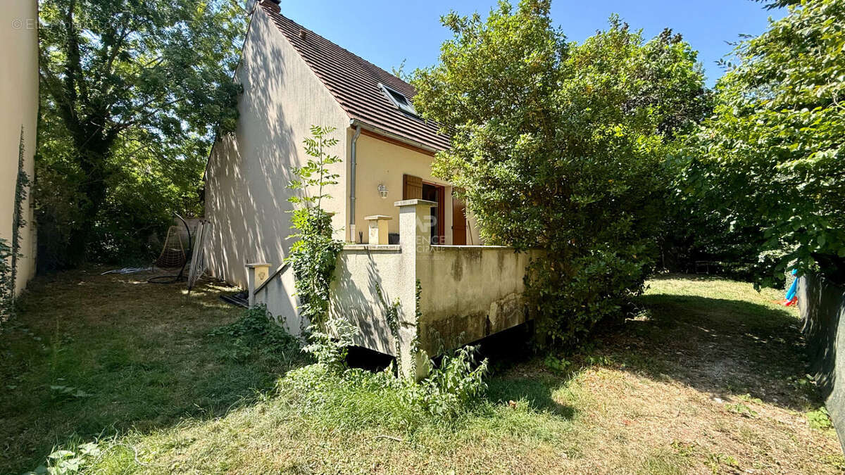 Maison Vaureal 8 pièce(s) 126 m2 - photo 13