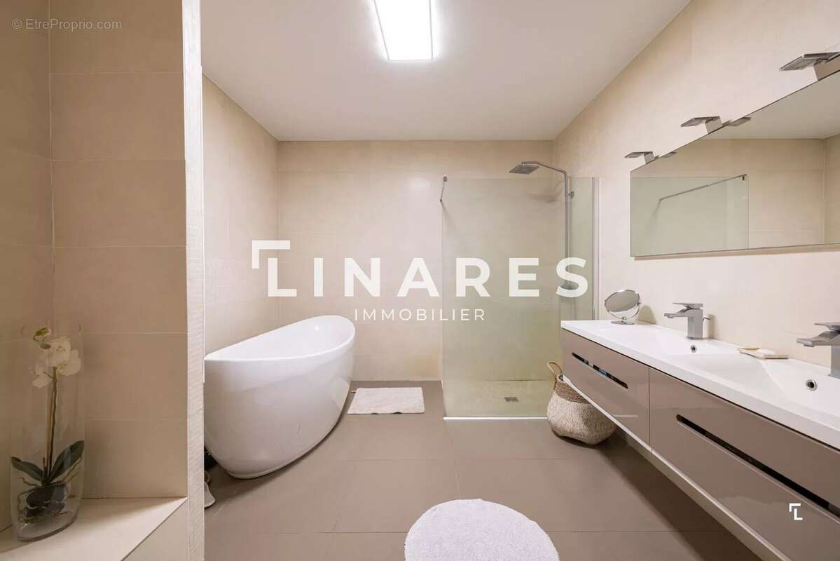 Appartement à MARSEILLE-9E
