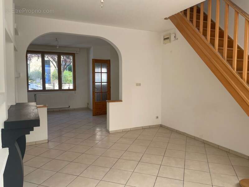 Maison à vendre 3 pièces CALAIS (62), 87m2 , 2 chambres ( possible trois),  cour , rue calme proche centre ville et autoroute - photo 5
