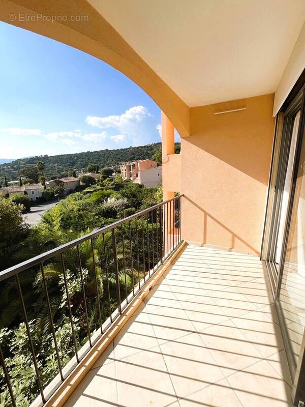 Appartement à LA CROIX-VALMER