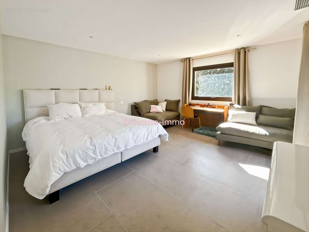 Maison à SAINT-MATHIEU-DE-TREVIERS