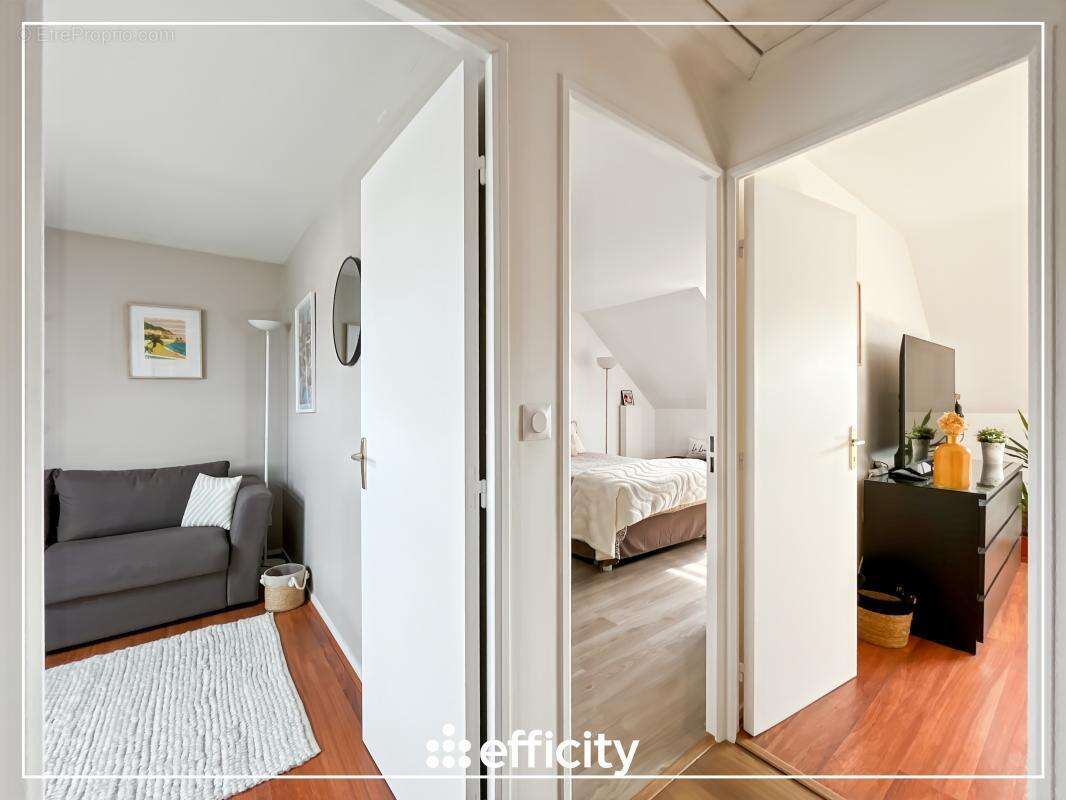 Maison à MANDRES-LES-ROSES