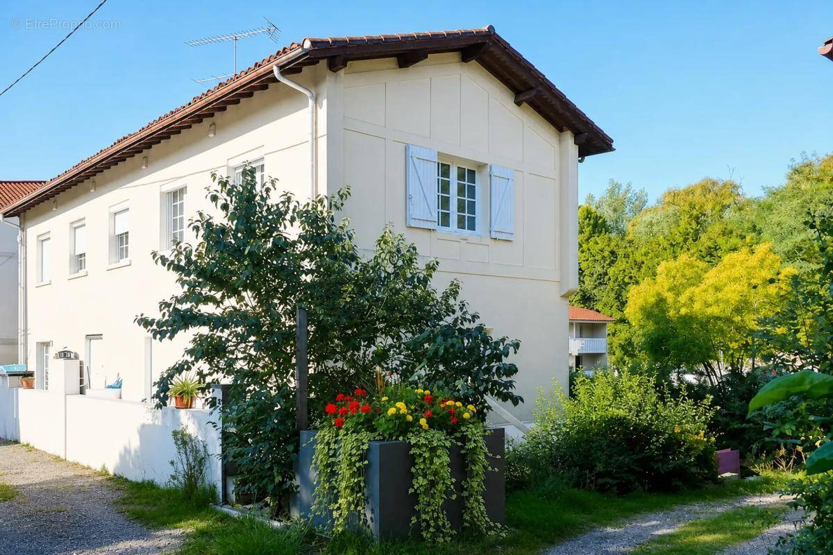 Appartement à CAZAUBON