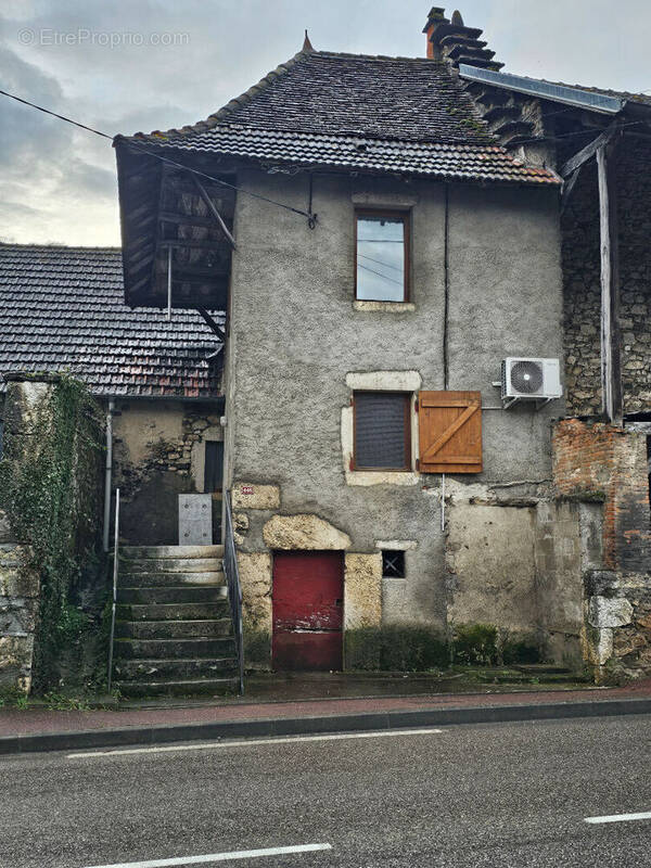 Maison à PEYRIEU