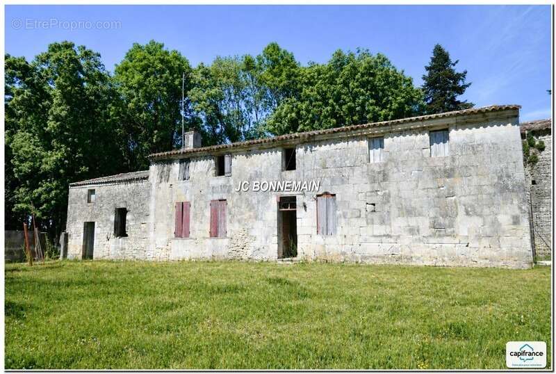 Maison à CHERMIGNAC