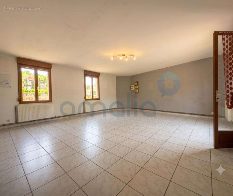 Maison 111 m² à Becquigny  - photo 2