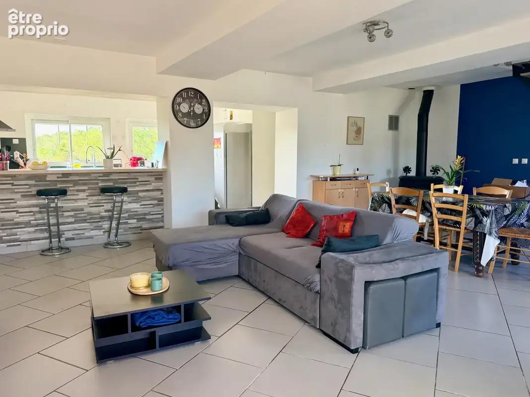 Les Rairies, Maison 6 chambres sur grand terrain clos avec garages et dépendances - photo 3