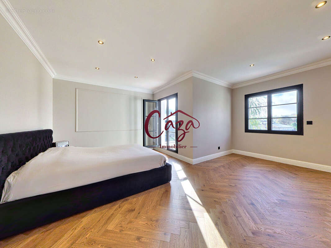 Maison à SAINT-SULPICE-ET-CAMEYRAC