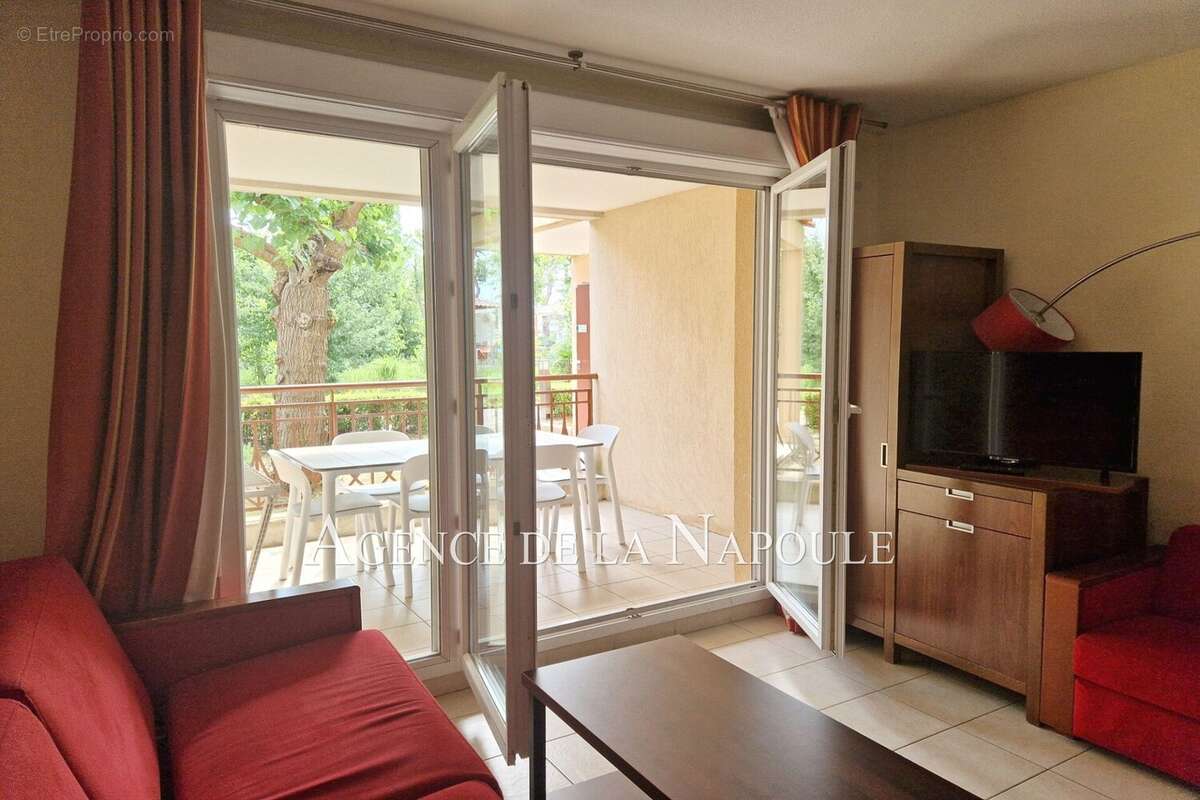 Appartement à MANDELIEU-LA-NAPOULE