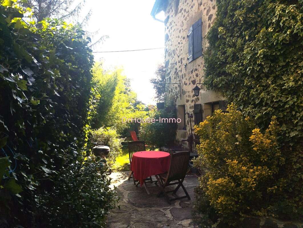 Maison à SAINT-HOSTIEN