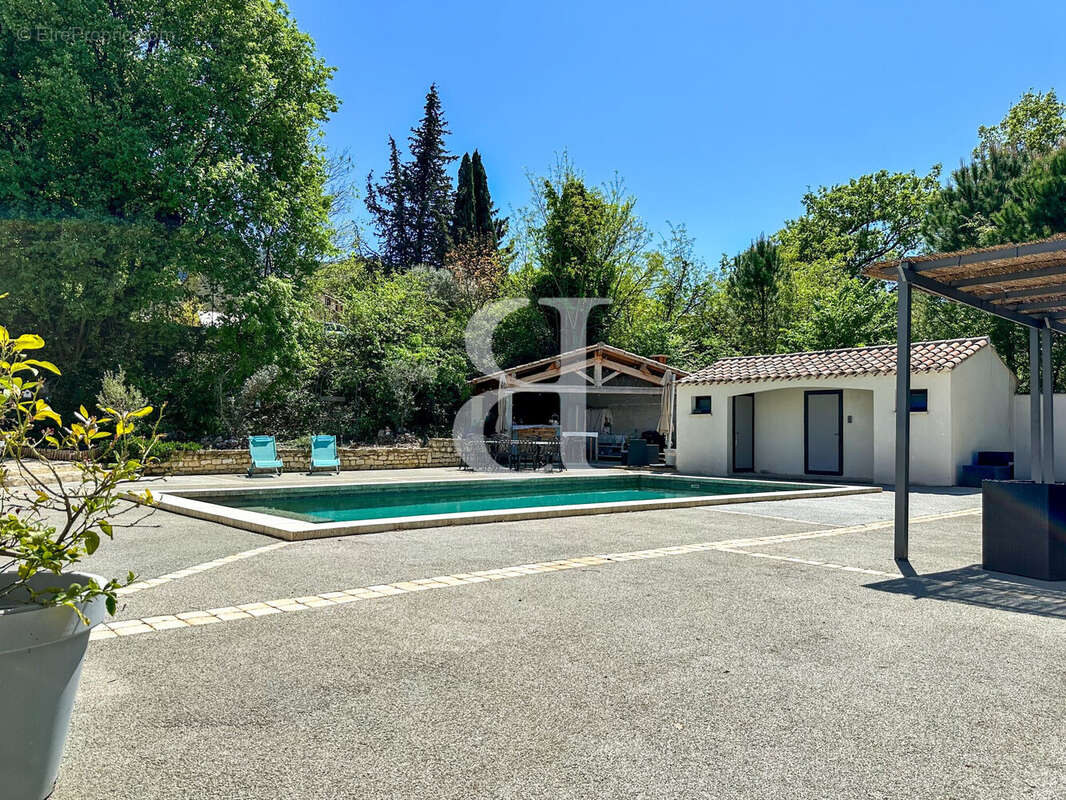 Maison 148 m² à L'isle-Sur-La-Sorgue  - photo 2