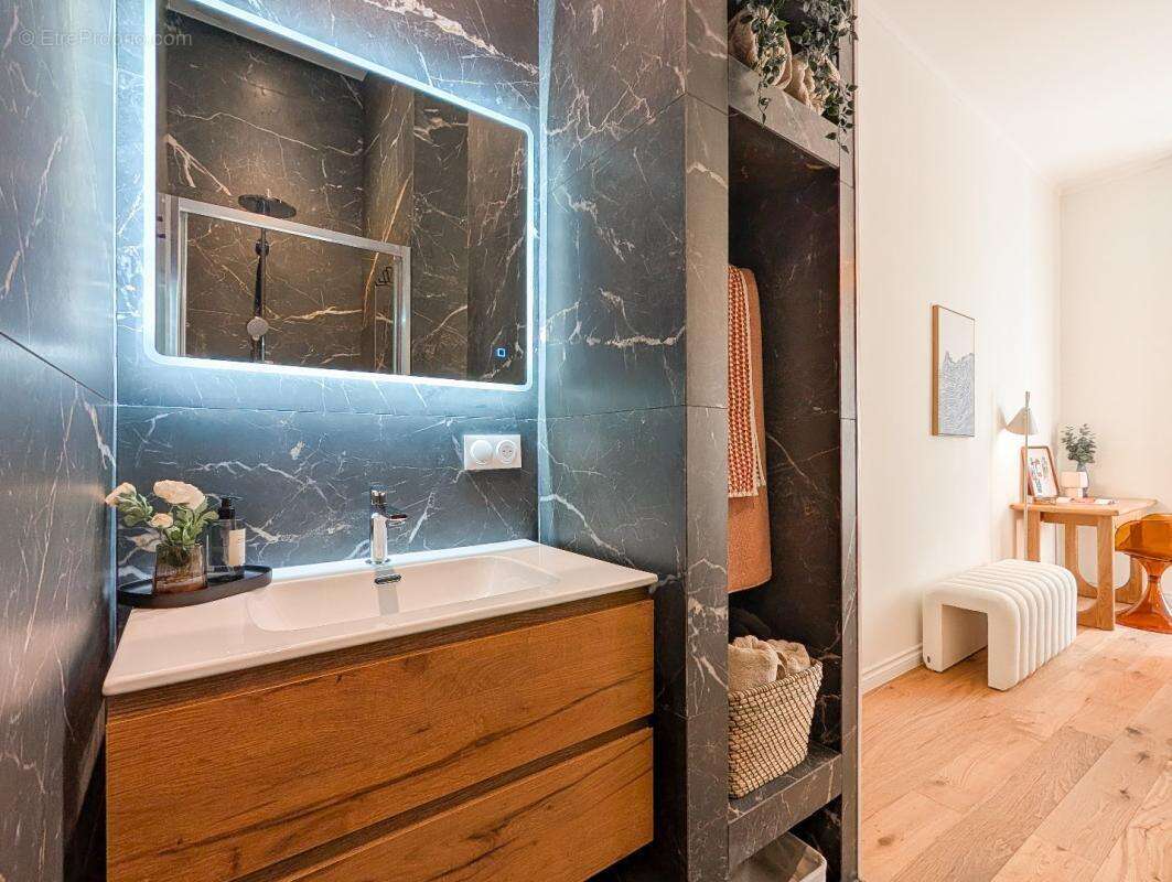 Appartement à AURIBEAU-SUR-SIAGNE
