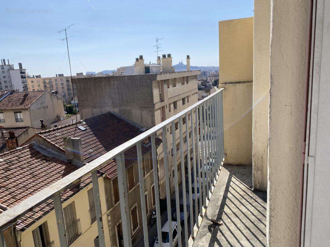 Appartement à MARSEILLE-4E