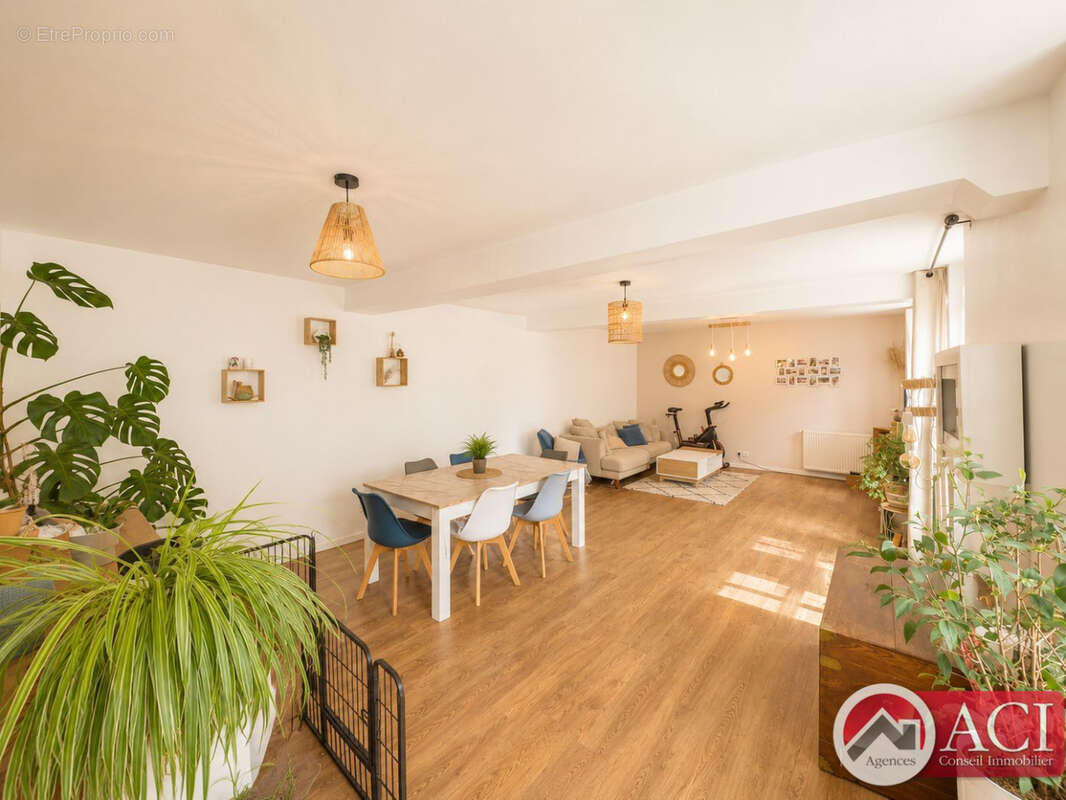 Maison 124 m² à Arronville  - photo 2