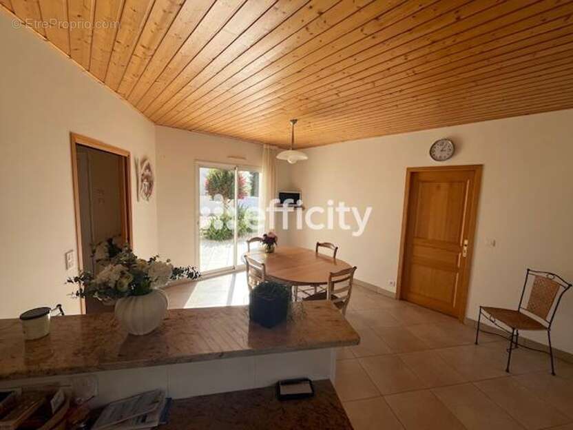 Maison à TALMONT-SAINT-HILAIRE