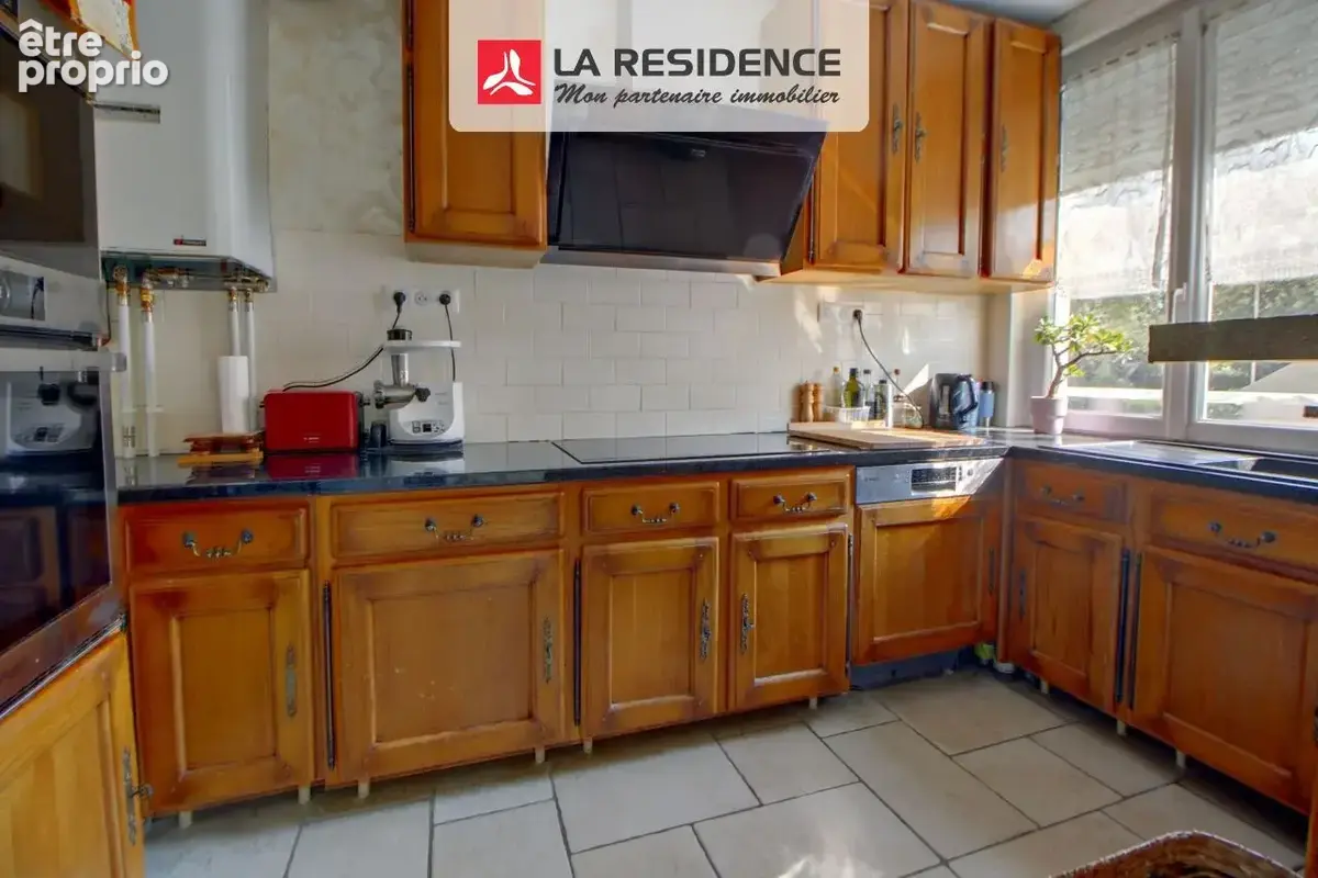 Maison 5 pièces 96 m² à vendre à Les Clayes-Sous-Bois (78340) - photo 2