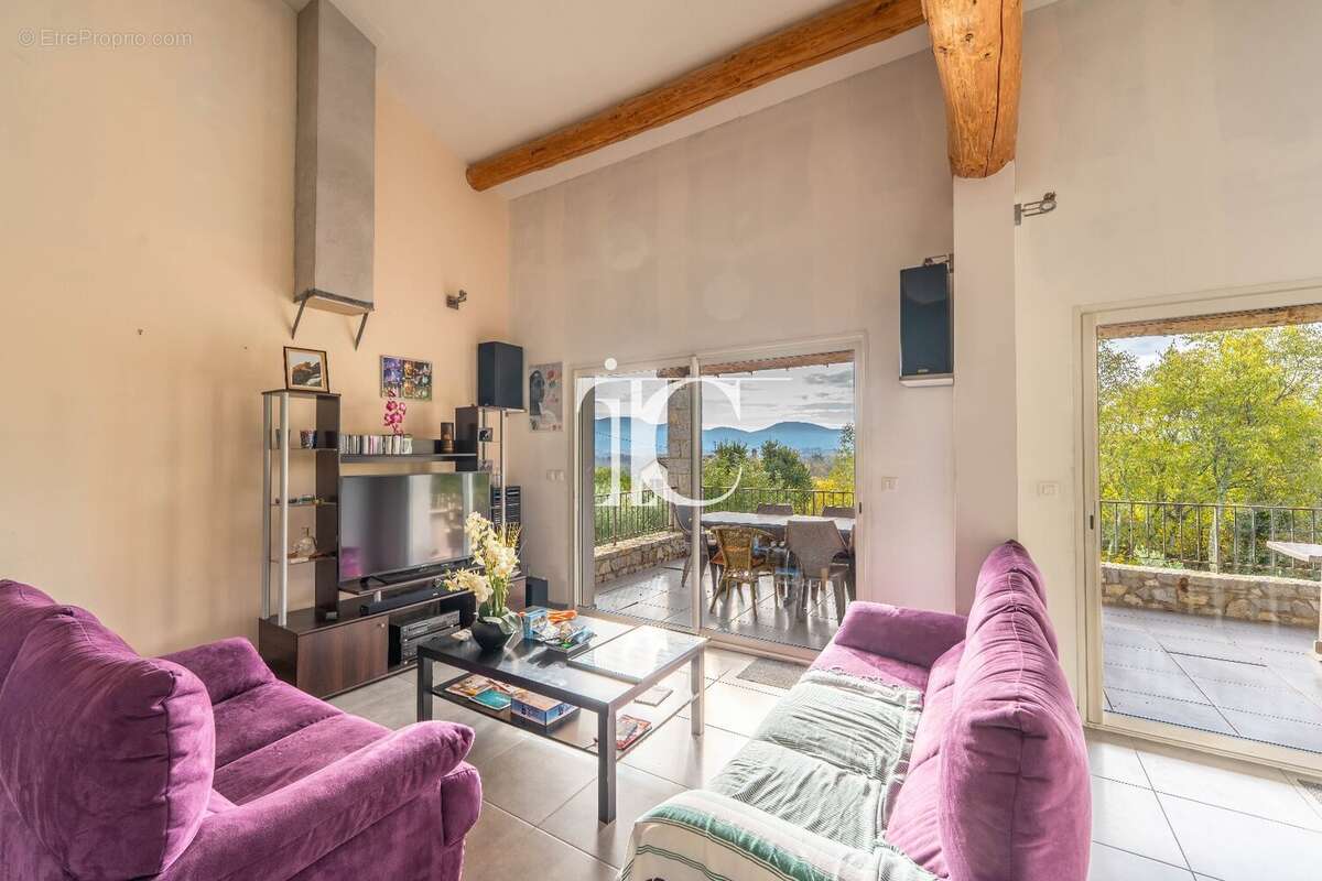 Maison à SAINT-ALBAN-AURIOLLES