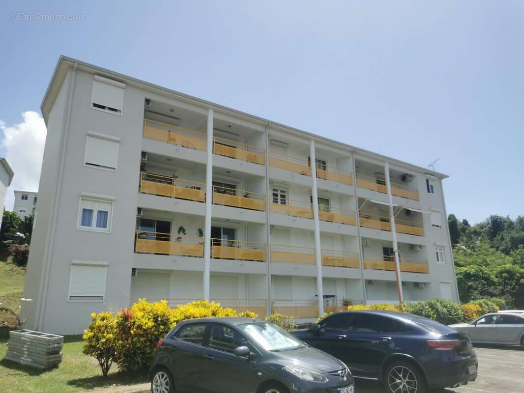 Appartement 71 m² à Le Lamentin  - photo 2