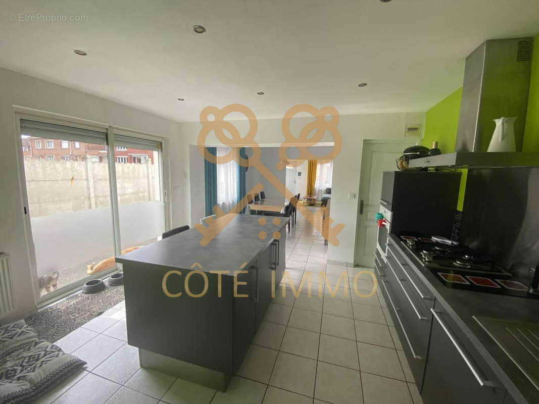 Autre à COURCELLES-LES-LENS