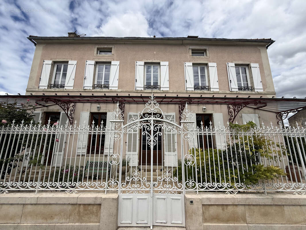 Maison à MONTBARD