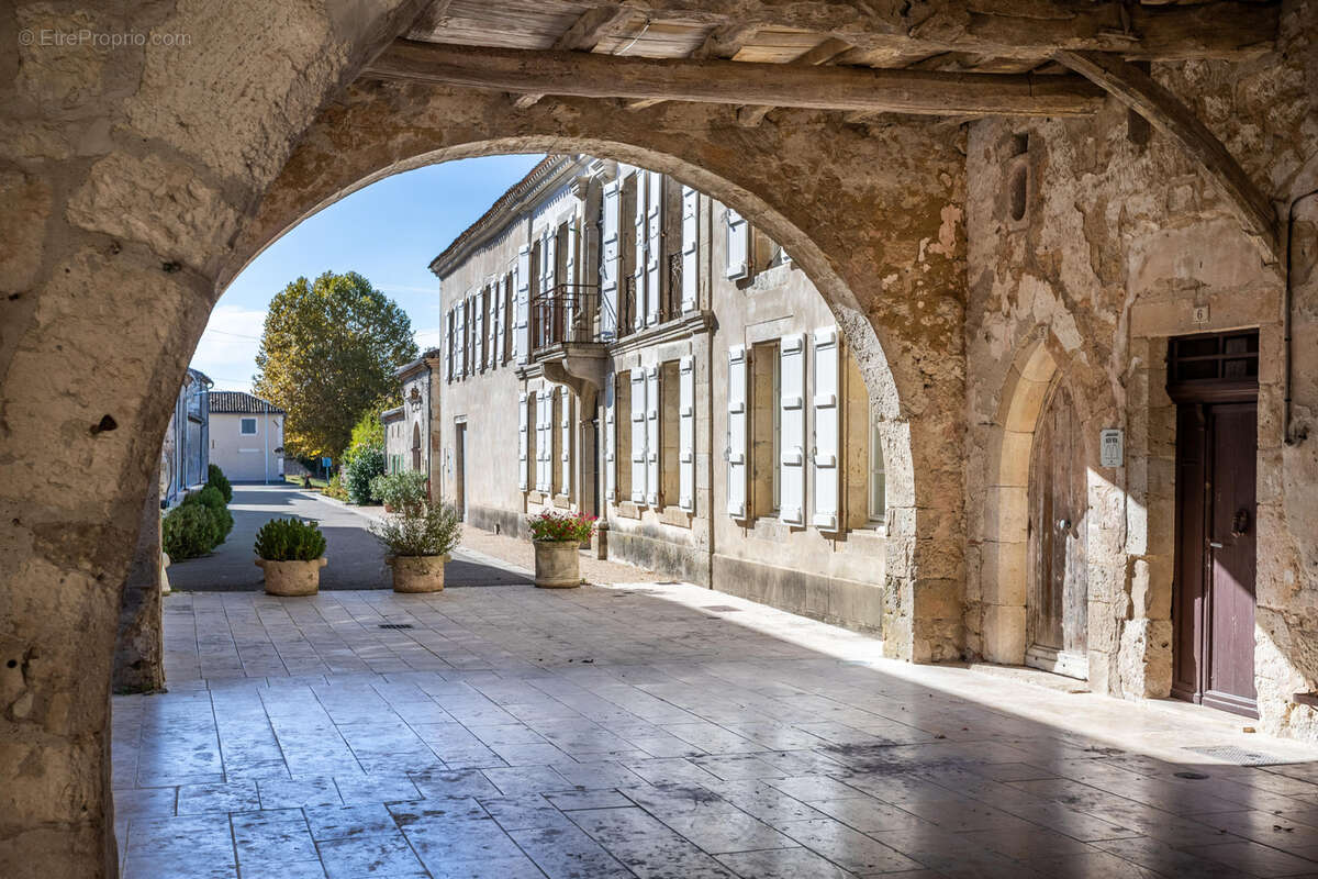 Maison à CASTELSAGRAT