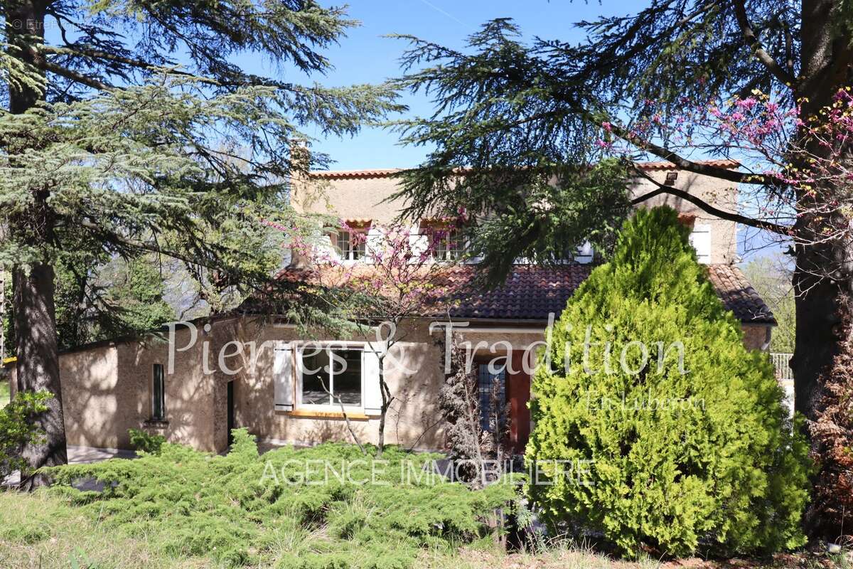 Maison à BONNIEUX