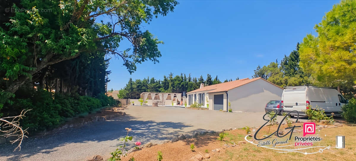 Villa de plain pied, 3 Chambres, Garage, Terrasse, Grand  Jardin - photo 2