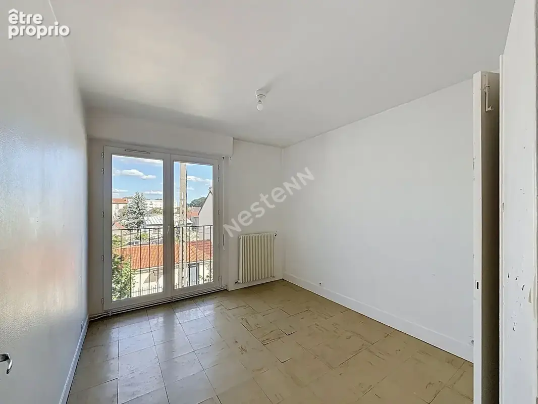 Montreuil, rue pavillonnaire proche du parc montreau, appartement 3 pieces traversant avec balcon et cave. - photo 6