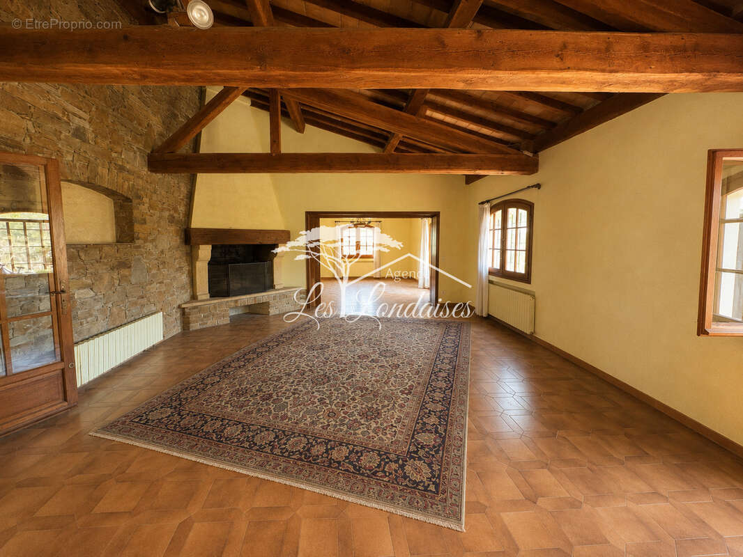 Maison à LA LONDE-LES-MAURES