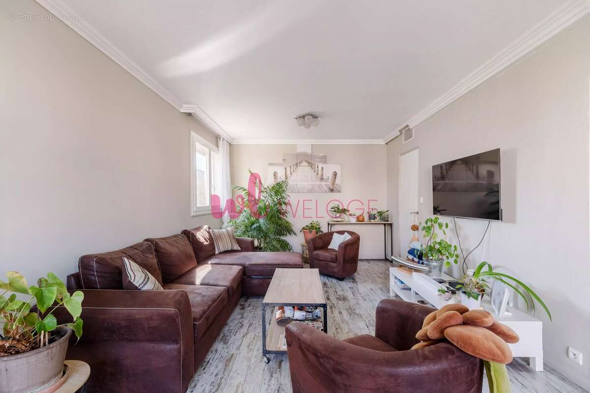 Appartement à DECINES-CHARPIEU