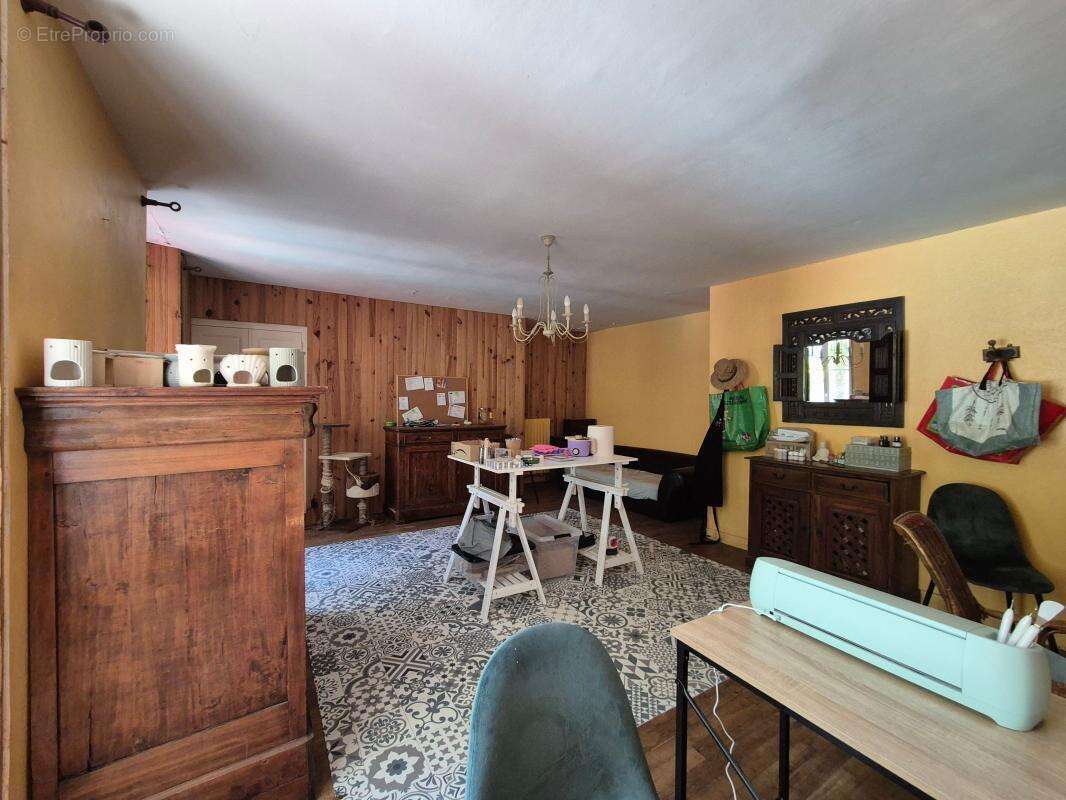 Spacieuse propriété familiale avec appartement indépendant et piscine - photo 7