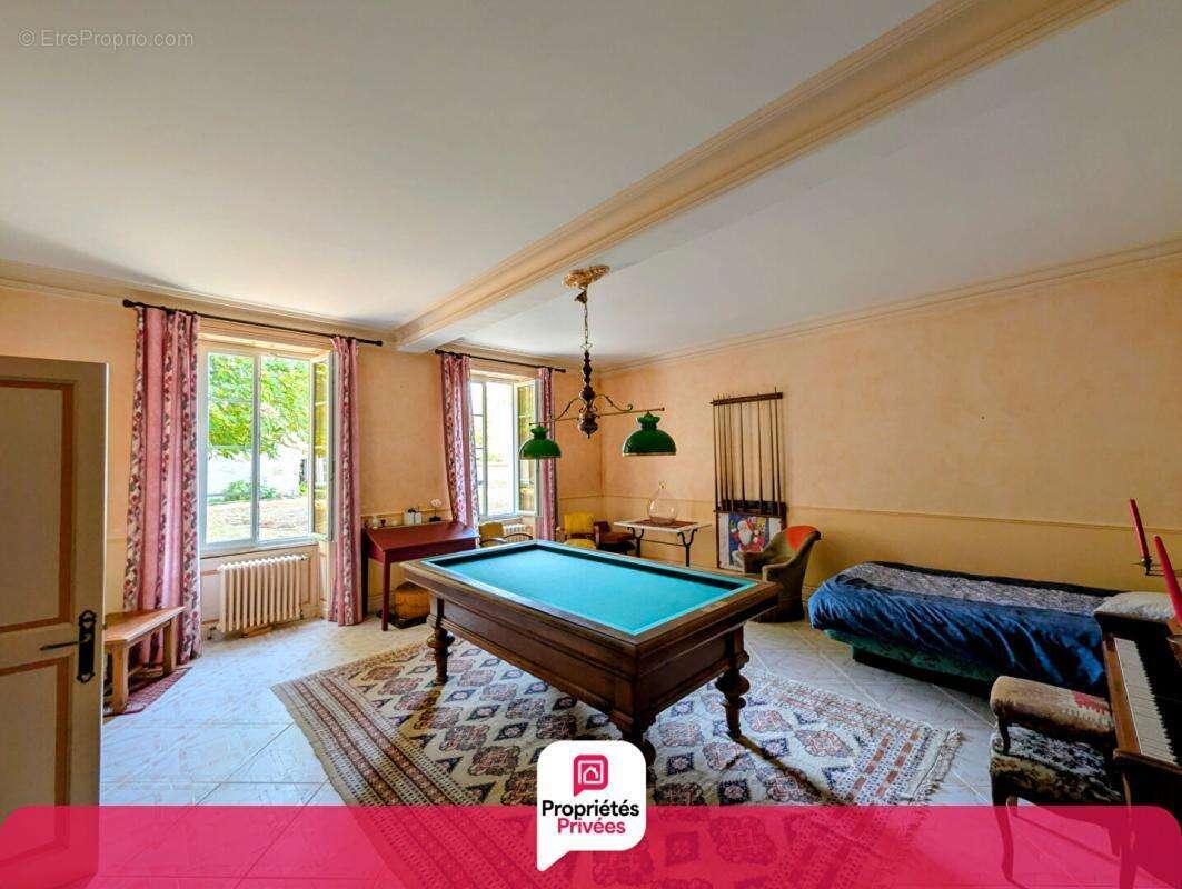 Maison de Caractère  204m² du XVIII Siècle à Salignac Sur Charente réf 459959 - photo 11