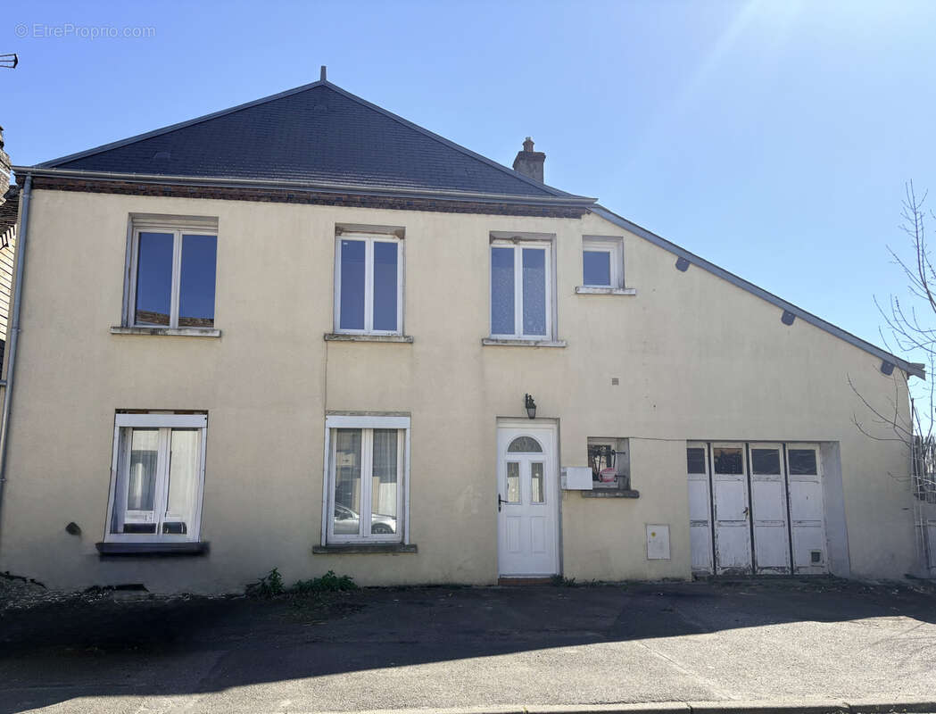 Maison à CHAMPROND-EN-GATINE