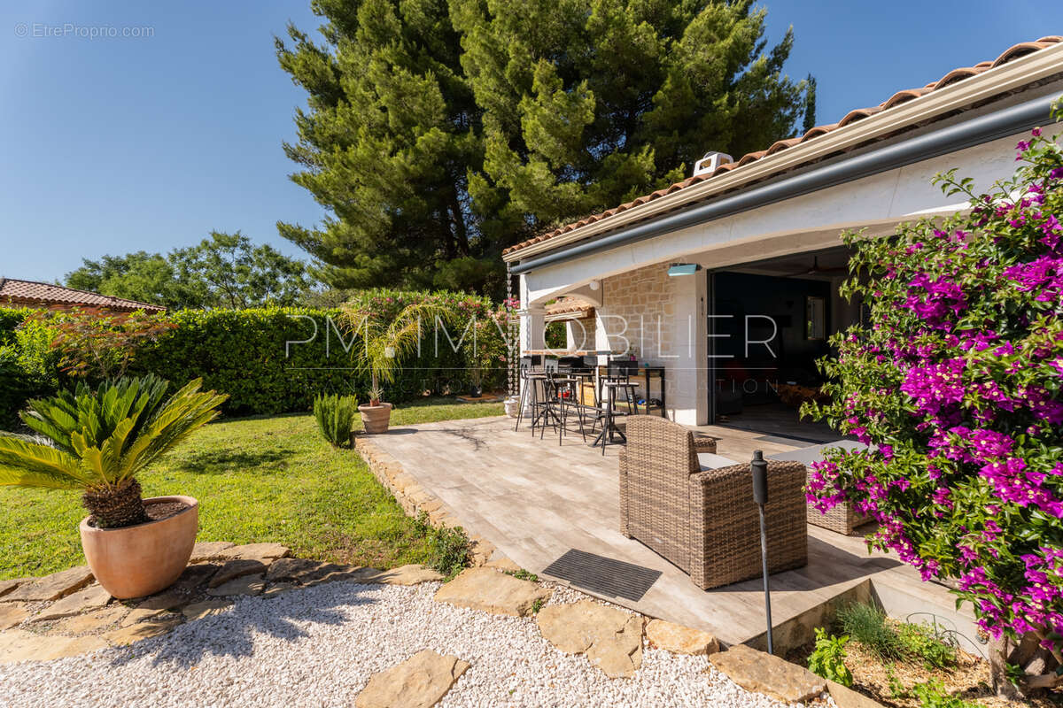 Maison à LE CASTELLET