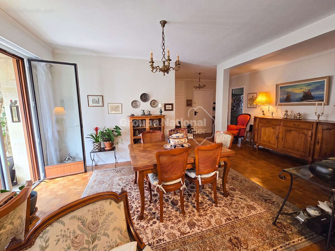 Appartement à VERSAILLES