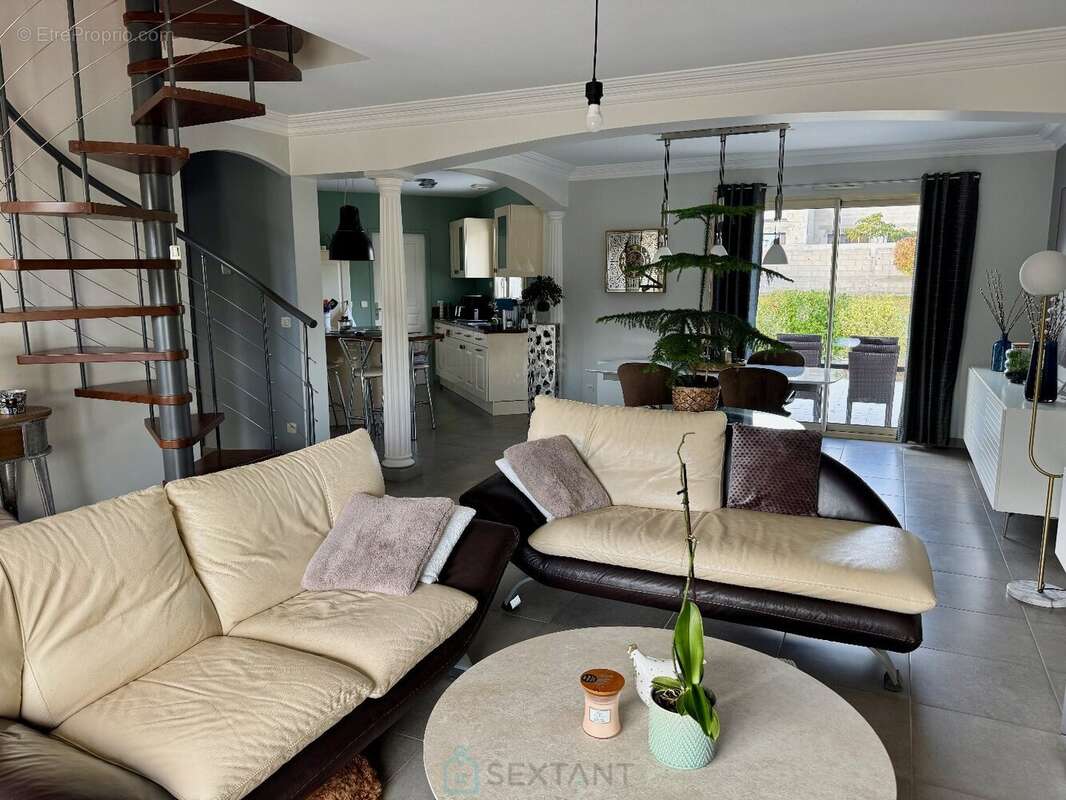 Maison à MOUSSEAUX-SUR-SEINE