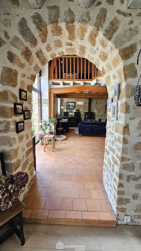 Maintenant entrons dans le séjour... - Maison à BARBIZON