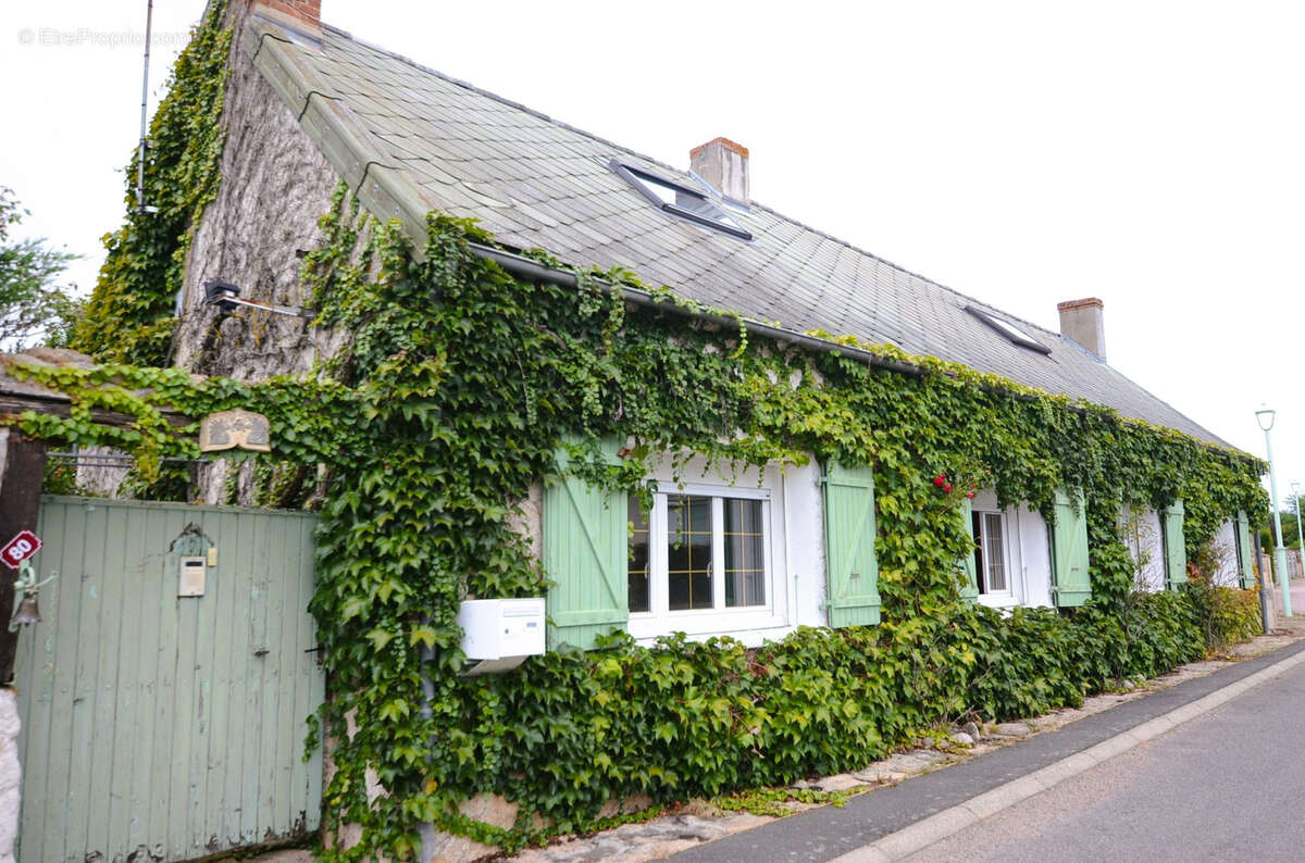 Maison à CURDIN