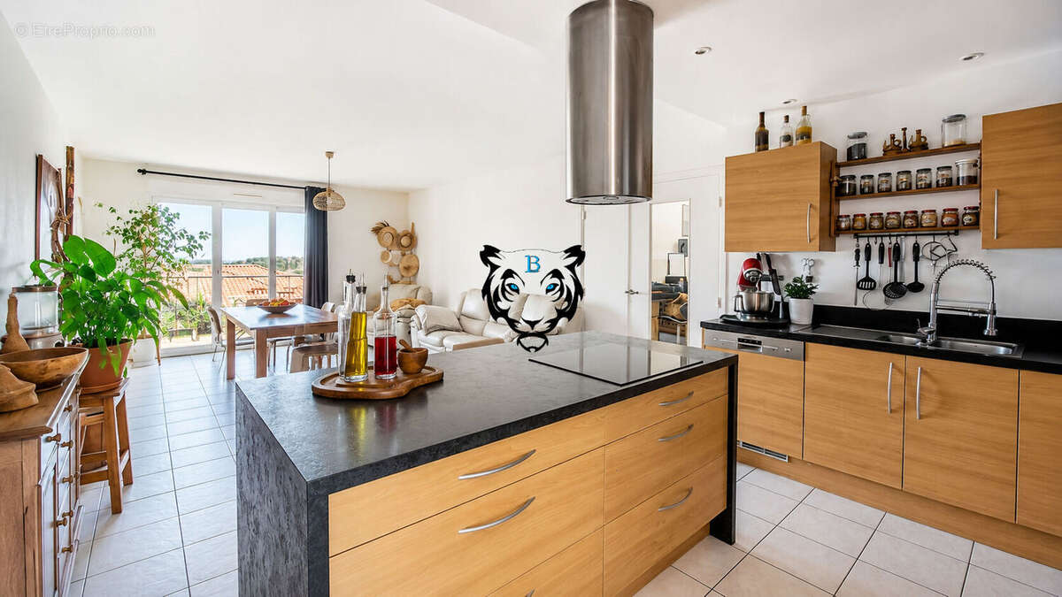 EXCLUSIVITÉ  : T4 avec vue mer et grand garage à Saint-Raphaël - photo 3