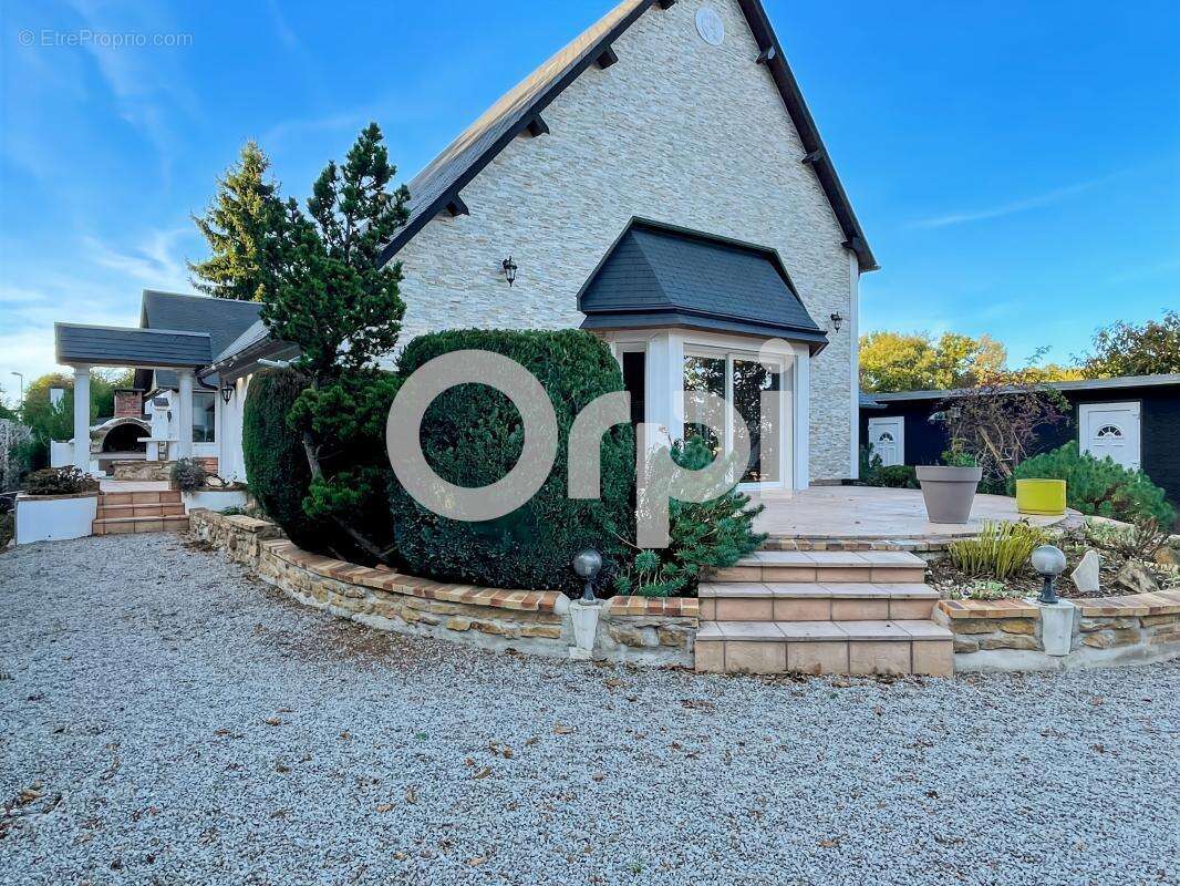 Maison de 260m² à 10 minutes au nord d'Evreux - photo 2