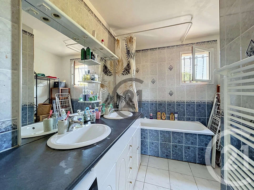 Maison 105 m² à Saint-Serotin  - photo 7
