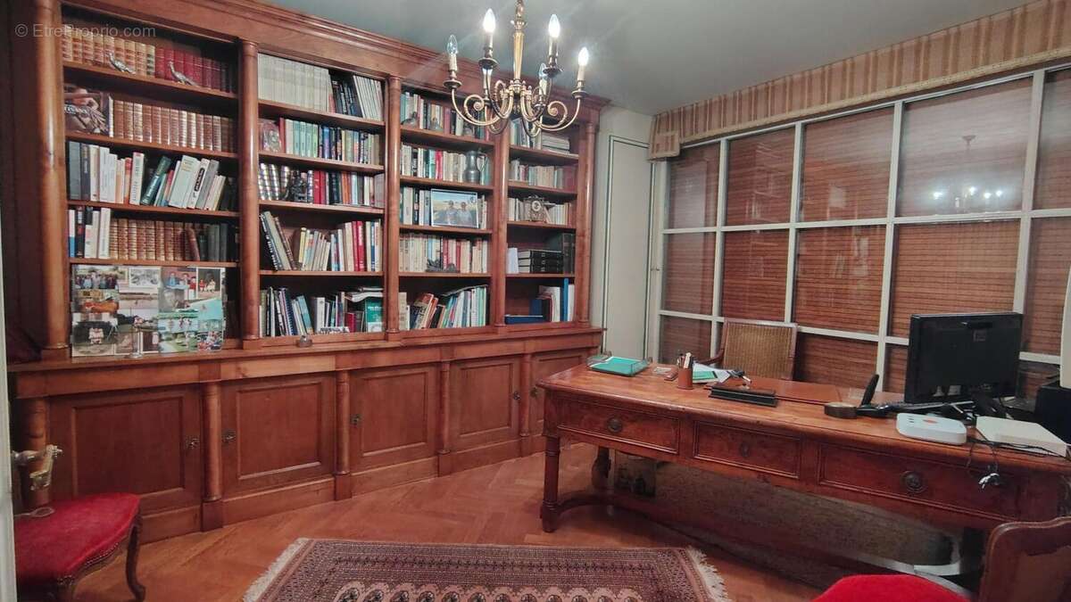 Maison 300 m² à Saint-Floris  - photo 6