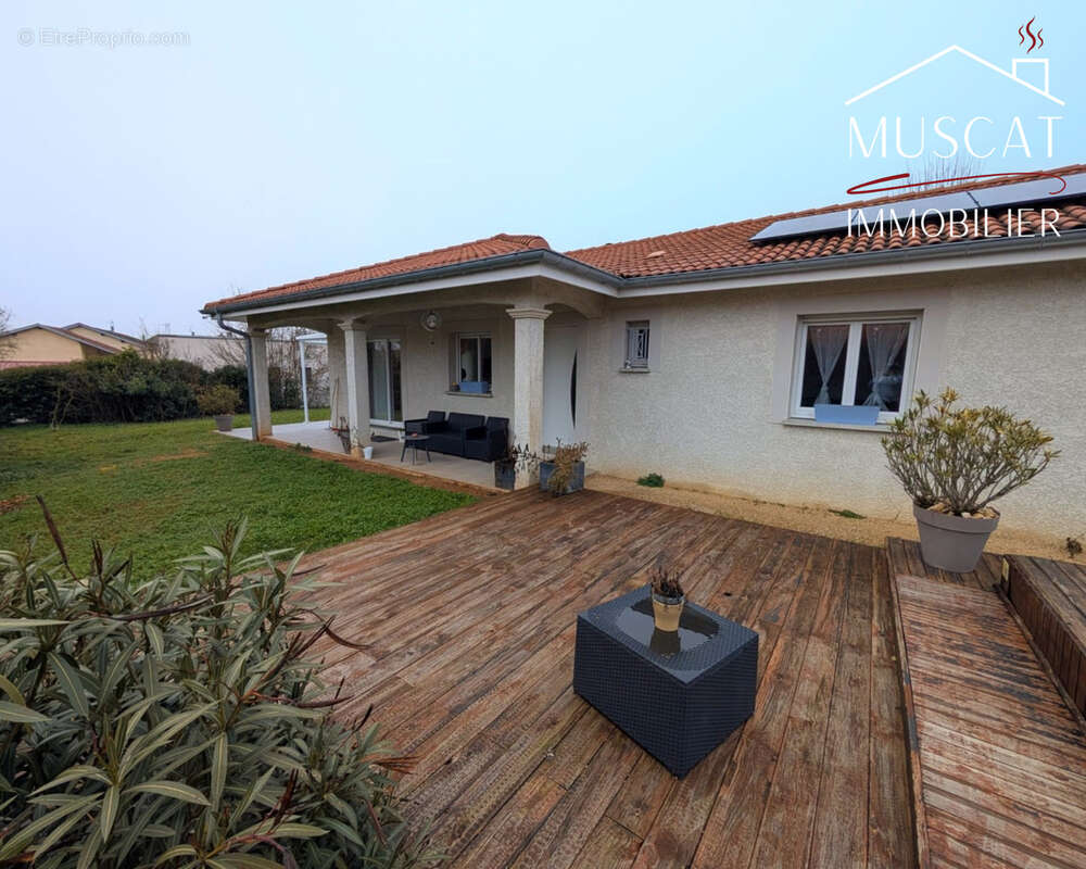 Maison à FRONTONAS