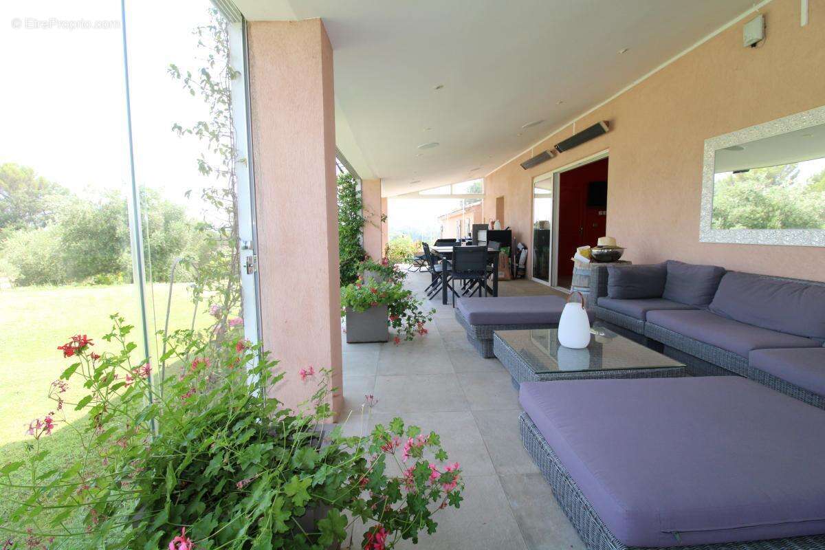 Maison 260 m² à Peynier  - photo 14