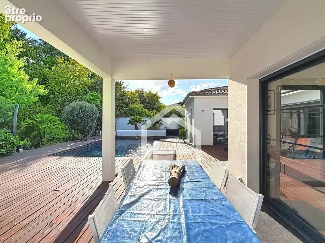 Maison contemporaine de 198 m2, 5 chambres, piscine et double garage - photo 15