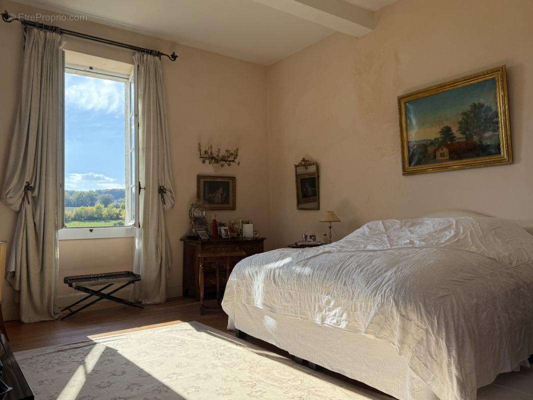 Maison à VIC-FEZENSAC