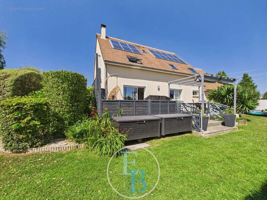 Maison - 235m2 - T8 - photo 21