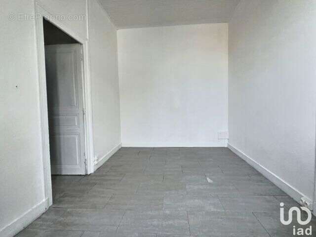 Photo 4 - Commerce à FOURAS