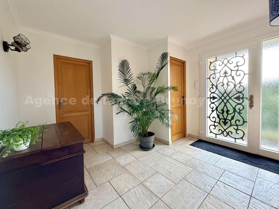 IMG_4519 - Maison à VARENNES-JARCY