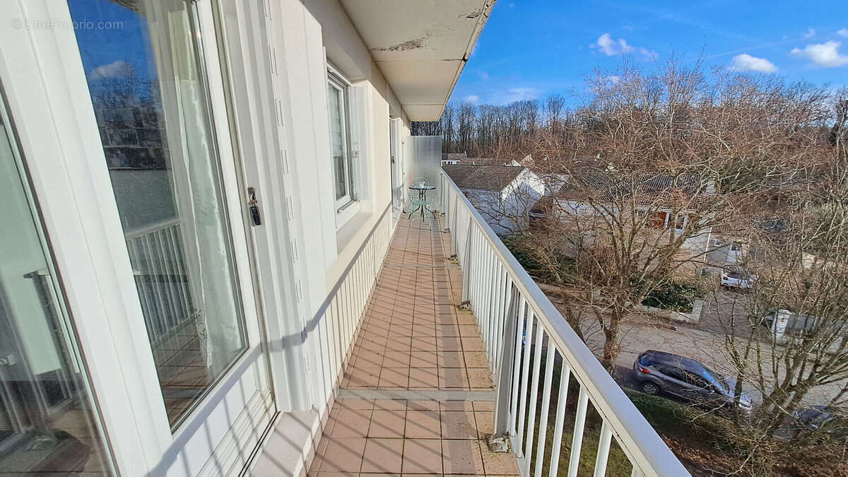 Appartement à MAGNY-LES-HAMEAUX
